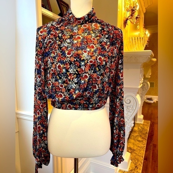 FREE PEOPLE Boho floral cropped top mock neck open back size small - Picture 3 of 10